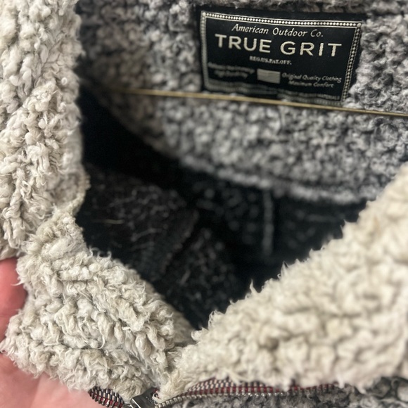 TRUE GRIT • The Original Frosty Tipped Pile 1/2 Zip Pullover - Picture 5 of 6